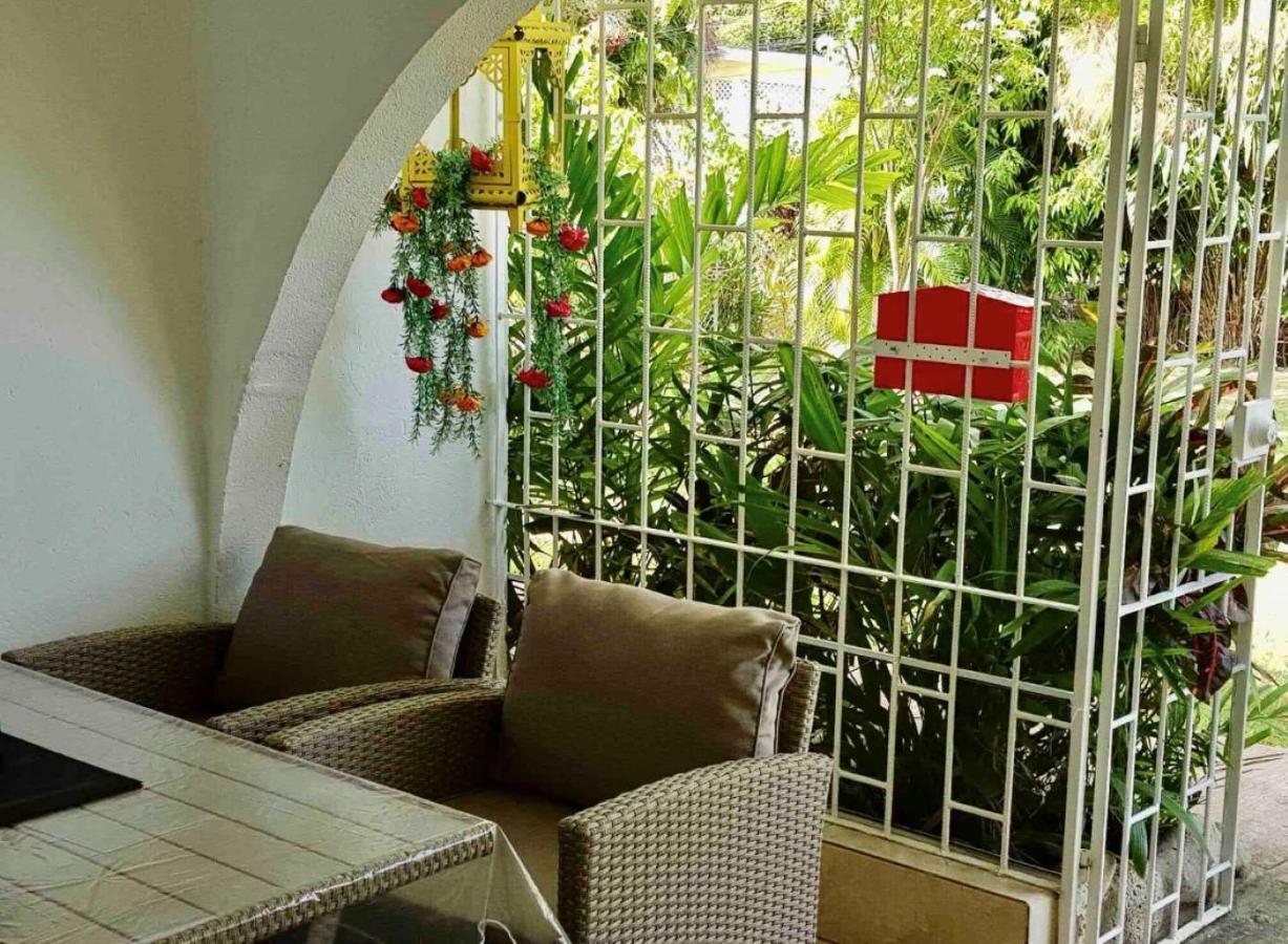 West Coast 1 Bedroom Apartment 66 - Close To Beach Saint James Exterior photo