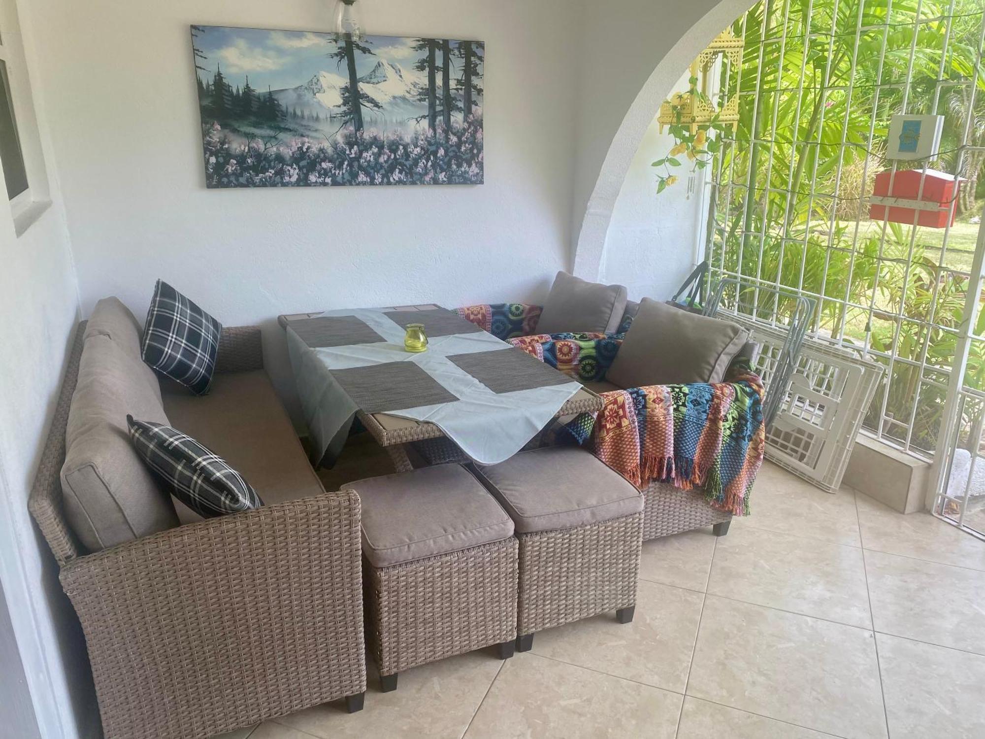 West Coast 1 Bedroom Apartment 66 - Close To Beach Saint James Exterior photo